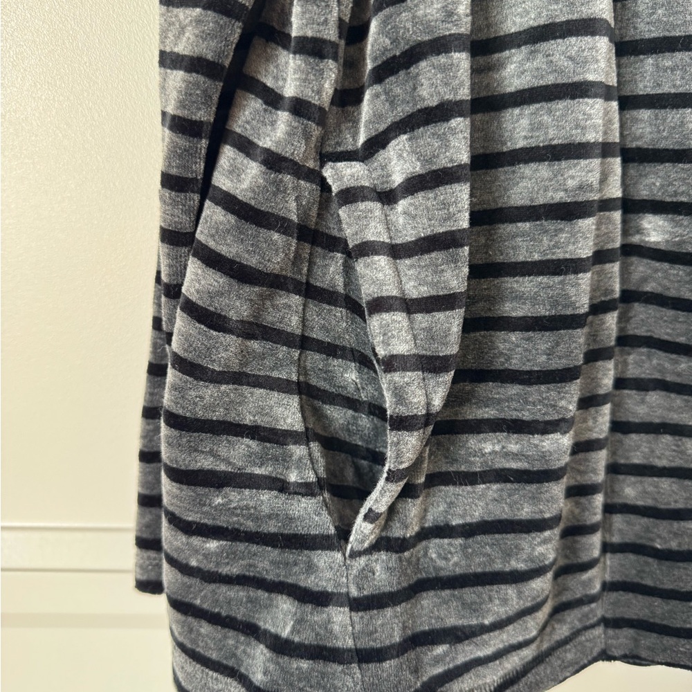 Talbots Women's Black and Gray‎ Velour Open Cardigan Striped Size Medium - Picture 7 of 8